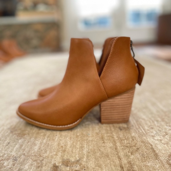 Beast Fashion Abby Booties, NWOB - Picture 4 of 6